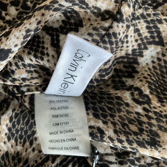 CALVIN KLIEN Women’s Snakeskin Design Wide Infinity Loop Scarf NEW WITH TAGS - Picture 5 of 9